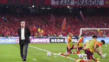 开云App-重走雅加达！国足7将抗击衰运 伊万用乐观传递快乐