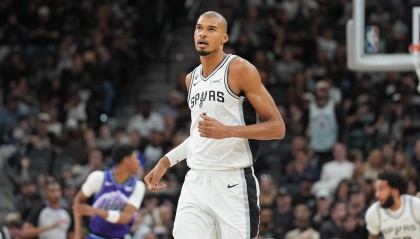 开云移动端-文班亚马谈被逆转：我们已经找出了问题所在 正在调整心态