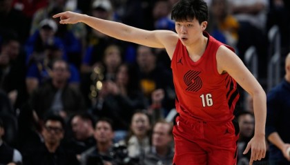 kaiyun-拓记：杨瀚森半场毫不费力得到两双 空位上篮&amp;放篮可以做得更好