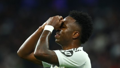 开云移动端-ESPN：阿隆索离任让维尼修斯续约出现转机，但工资条款差距仍很大