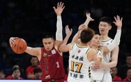 开云移动端-CBA半决赛前瞻，京沪对决来袭，周琦能否率北京突围？