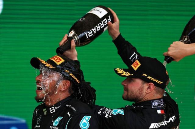 bottas-pours-dirnk-on-leiws-1024x680.jpg